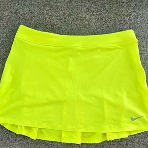 Nike Golf Fairway Skirt in Bright Yellow